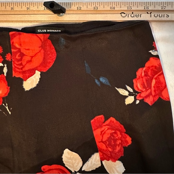 Club Monaco Fit & Flare Satin Midi Skirt Black Red Roses Trumpet Mermaid 12 - Picture 4 of 8